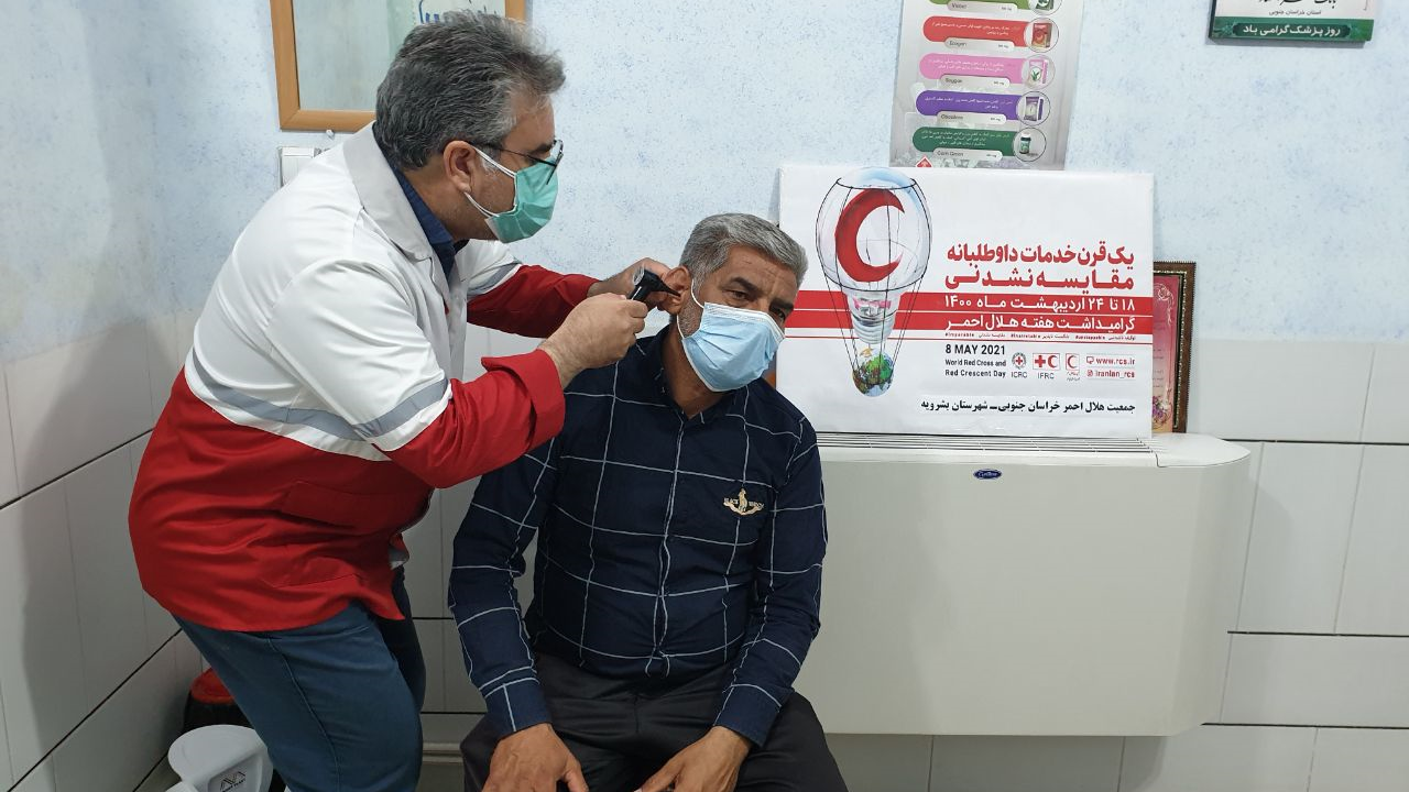 ارائه خدمات درمانی به بیماران نیازمند شهرستان بشرویه